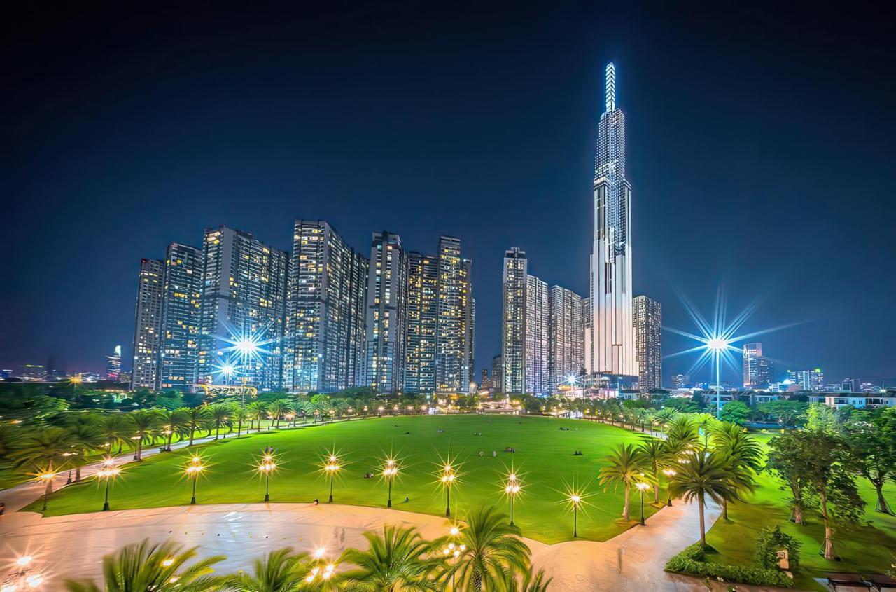 Landmark 81 *